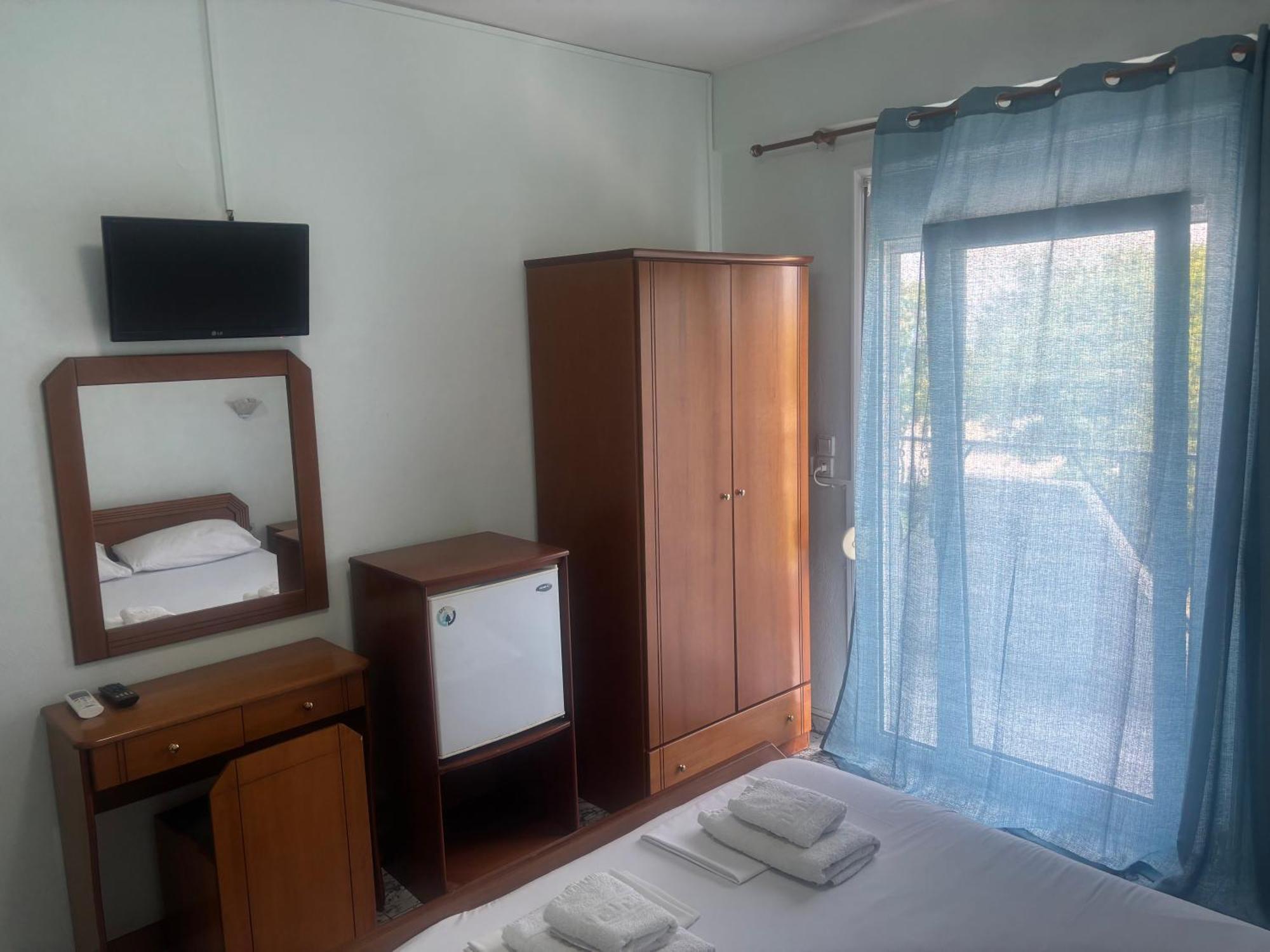 Indigo Sea View Rooms Olympiakí Aktí Exterior foto